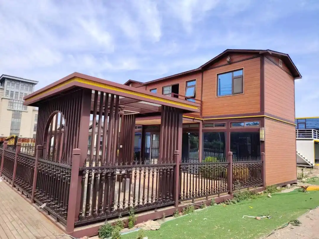 Fire Resistance of 10 cm Sandwich Panel Wall Systems